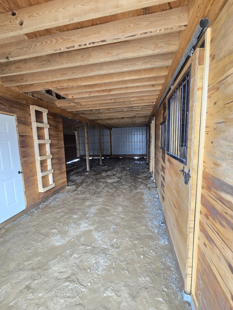 barn aisle in monitor horse barn