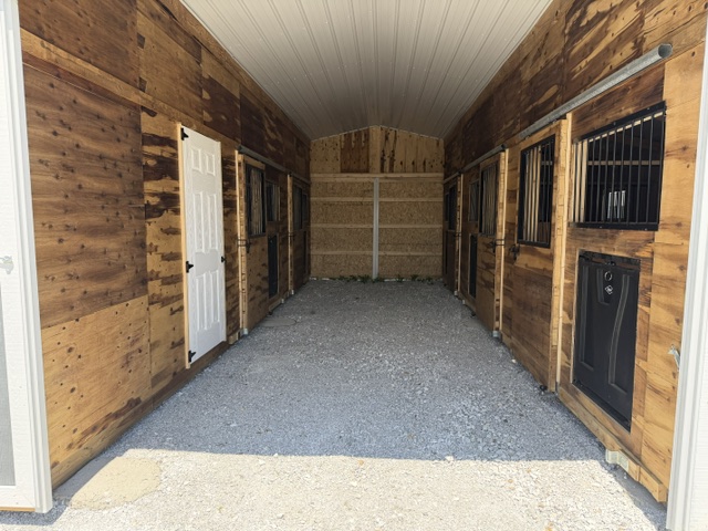 heritage horse barn aisle