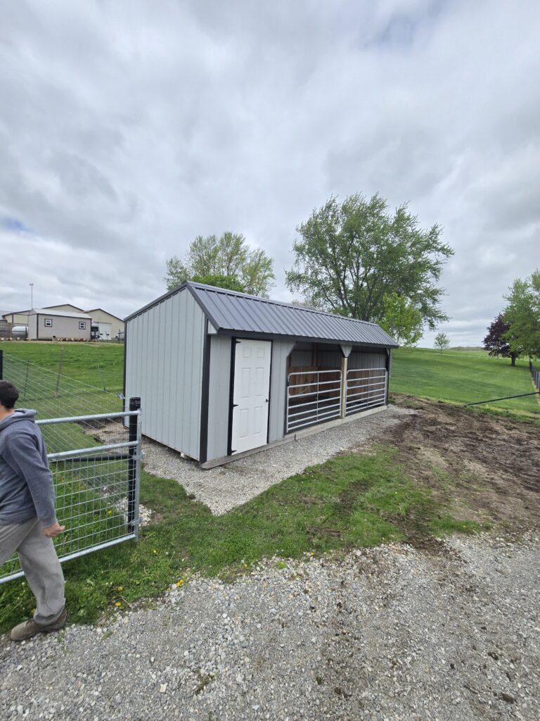 10×26 Deluxe Open Horse Barn