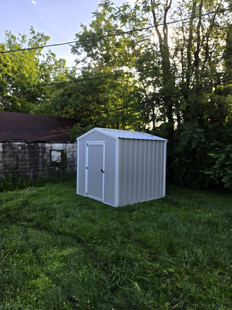 8×8 Bargain Barn