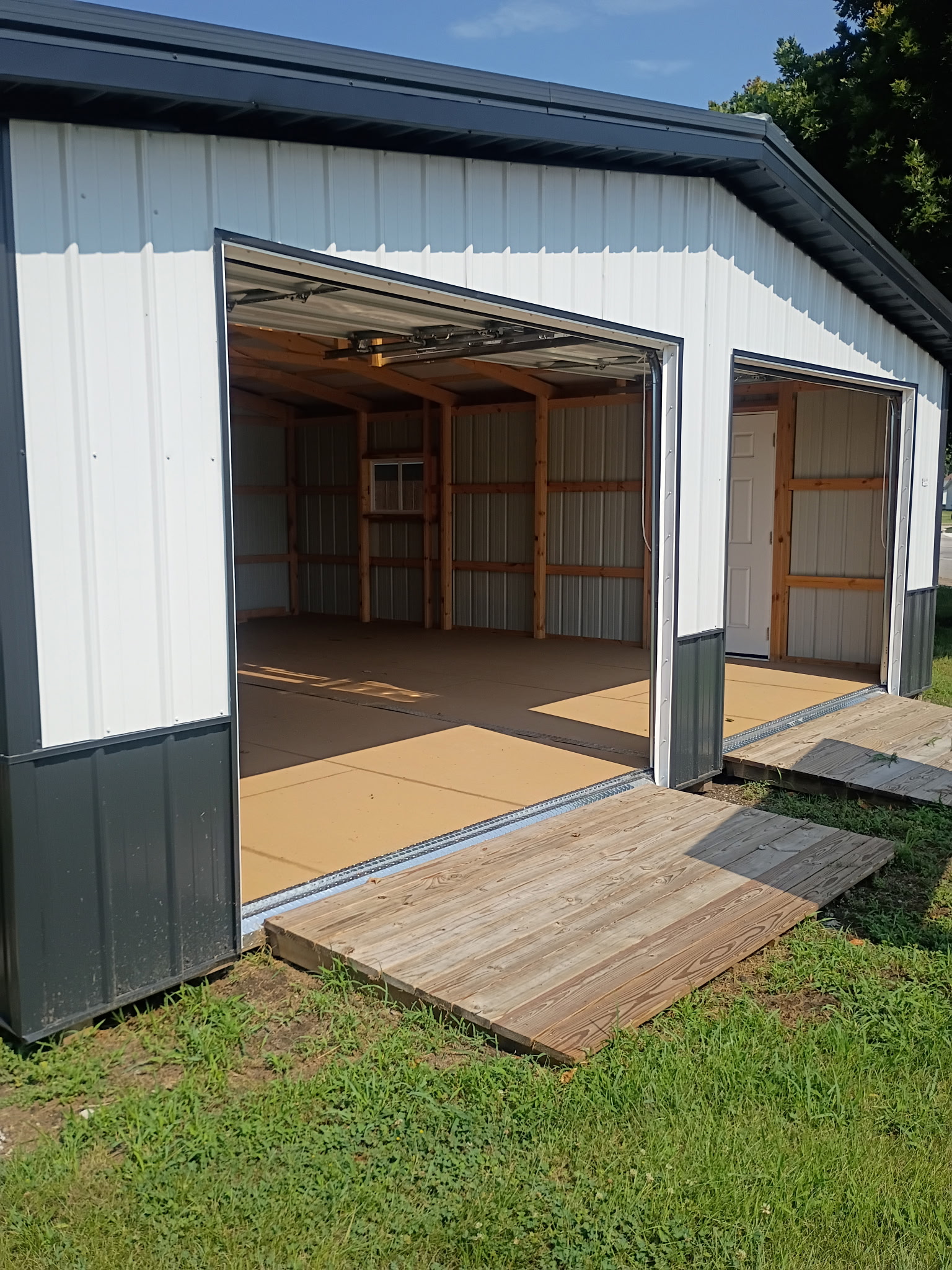 24x24 Two Car Garage - Image 3
