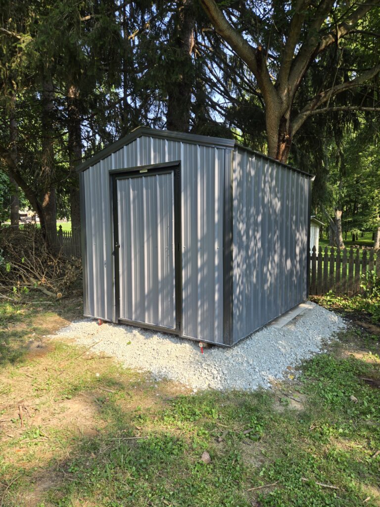 8×10 Bargain Barn